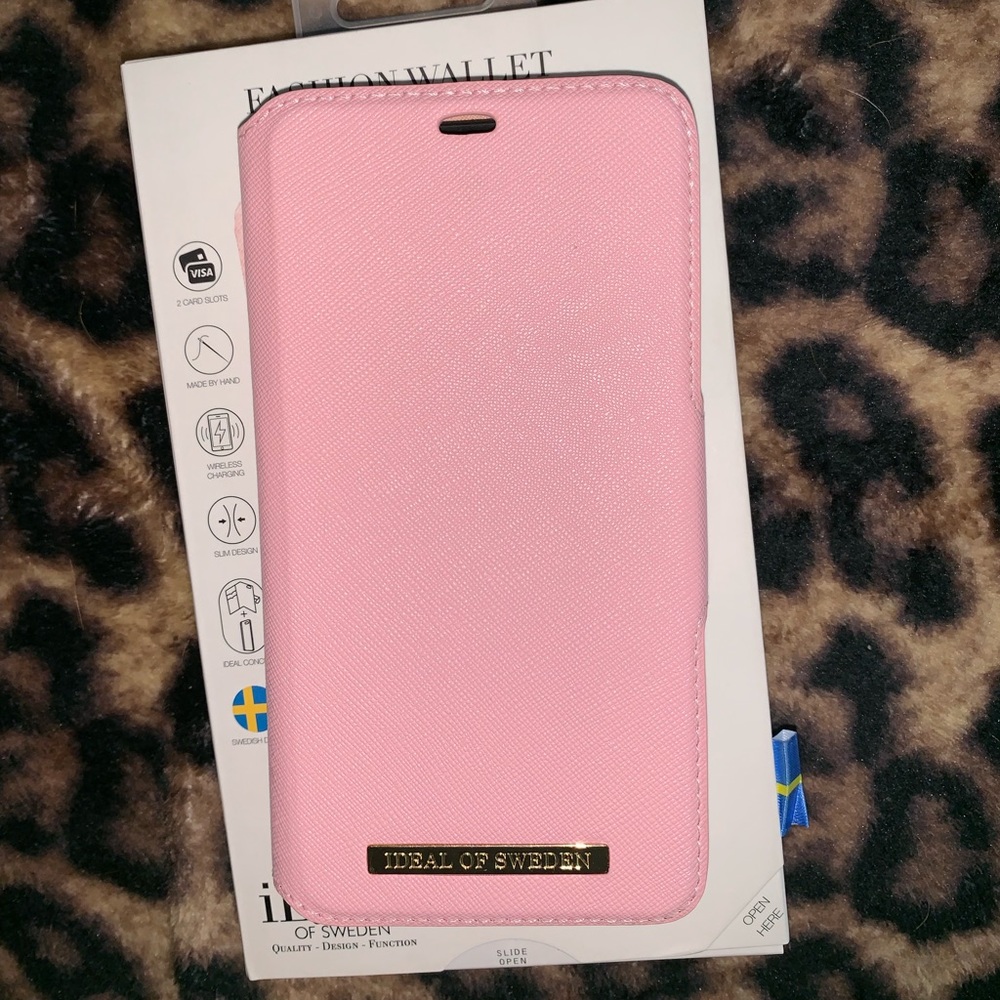 iPhone XR Ideal Sweden Pink Fashion Wallet Case